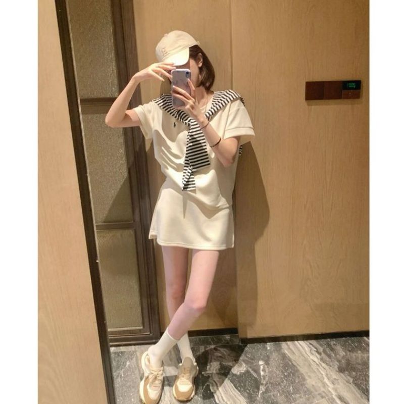 유럽 상품 캐주얼 패션 스포츠 슈트 여성 여름 루즈핏 작은 말 자수 반팔 티셔츠 반신 미니 스커트 3종 세트