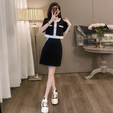 批发小香风时尚套装女夏新款显瘦<b class='q'>高档</b>独特短袖上衣短裙两件套