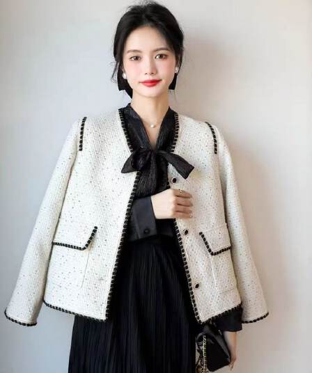 명문 여성 요정 가스 2026 봄 새로운 샤오시엔 명문 여성 바람 품격 우아함 스팽글 짧은 외투 미니멀리즘 패션