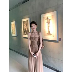 批发希腊女神气质性感抹胸辣妹<b class='q'>连衣裙</b>女沙漠穿搭收腰显瘦海边度假长裙