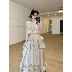 批发夏季<b class='q'>连衣裙</b>海边分体裙套装藕灰吊带半身裙荷叶边宽松度假两件套