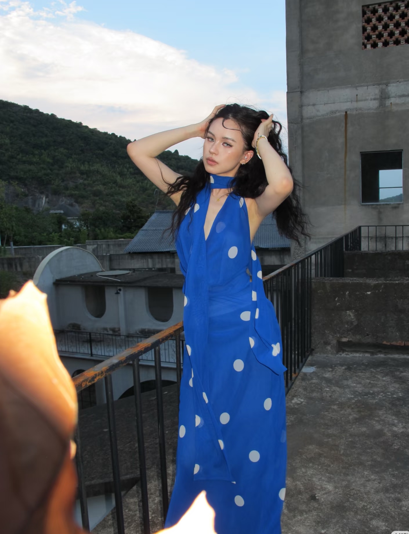프랑스식 낮은 가슴 흔들다 칼라 도트 무늬 행침 목 치마 대 백리스 섹시함 핫걸 파란색 party 이브닝 드레스 휴가 치마