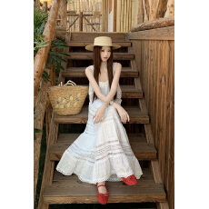 批发<b class='q'>白色</b>镂空刺绣蕾丝棉布吊带花边上衣半身裙海边度假仙女裙套装