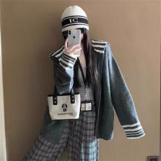 批发韩版学院风撞色<b class='q'>条纹</b>海军领毛衣女装秋季减龄宽松软糯针织外套