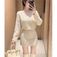 批发高级感小香风V领针织套装女秋冬小个子慵懒气质毛衣包臀裙两件套