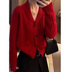 批发新年跨年法式翻领红色麻花毛衣外套女秋冬加厚慵懒风针织开衫上衣