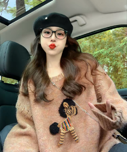 작은 말 자수 스웨터 여자 가을 겨울철 2025 새로운 레트로 느긋한 바람 디자인 센스 루즈핏 연령 감소 니트 스웨터