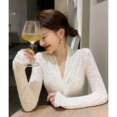 批发白色扭结蕾丝上衣2026春季高级感轻奢气质名媛巨好看<b class='q'>收腰</b>内搭衬衫