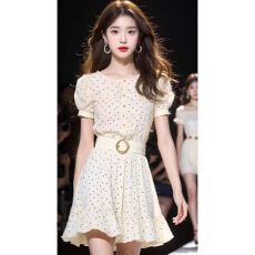 批发买手店~撤回剪标初恋清纯茶歇法式波点<b class='q'>花苞</b>袖收腰<b class='q'>连衣裙</b>
