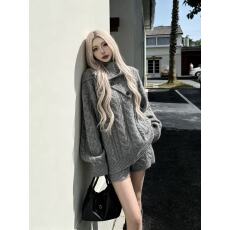 批发白色慵懒风针织套装女2026春季新款韩系松弛感披肩毛衣<b class='q'>短裤</b>两件套