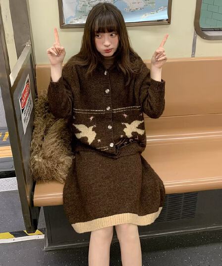 안녕하세요. 대포 레트로 자카드 후드 니트 오픈 가디건 반신 치마 세트 여성 가을 겨울철 느긋한 투피스 세트