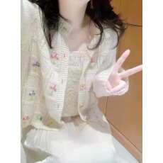 批发森系设计感<b class='q'>手工</b>绣花刺绣外搭针织开衫女小众气质显瘦薄款小上衣