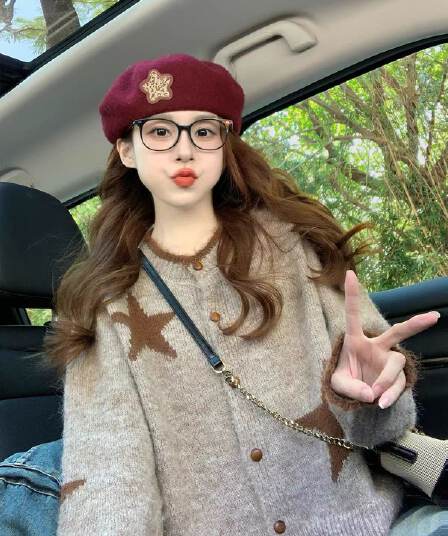 별 자카드 배색 니트 스웨터 오픈 가디건 여성 2026 가을 겨울 새로운 부드러운 찹쌀 레트로 작은 키 쇼트 스타일 재킷