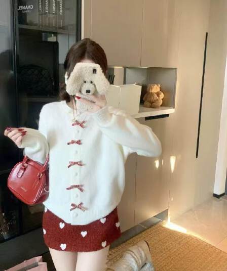외국 가스 소녀 외출용 달콤함 베이비 칼라 슬림해 보이는 스웨터 여자 가을 겨울철 새로운 나비 매듭 품격 재킷