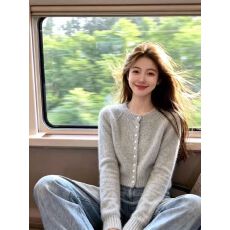 批发自留款推荐~慵懒风圆领长袖针织开衫女秋冬新款软糯百搭<b class='q'>毛衣外套</b>