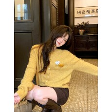 批发气质温柔圆领<b class='q'>花朵</b>开衫女显白百搭短款秋冬毛衣单排扣针织保暖<b class='q'>外套</b>