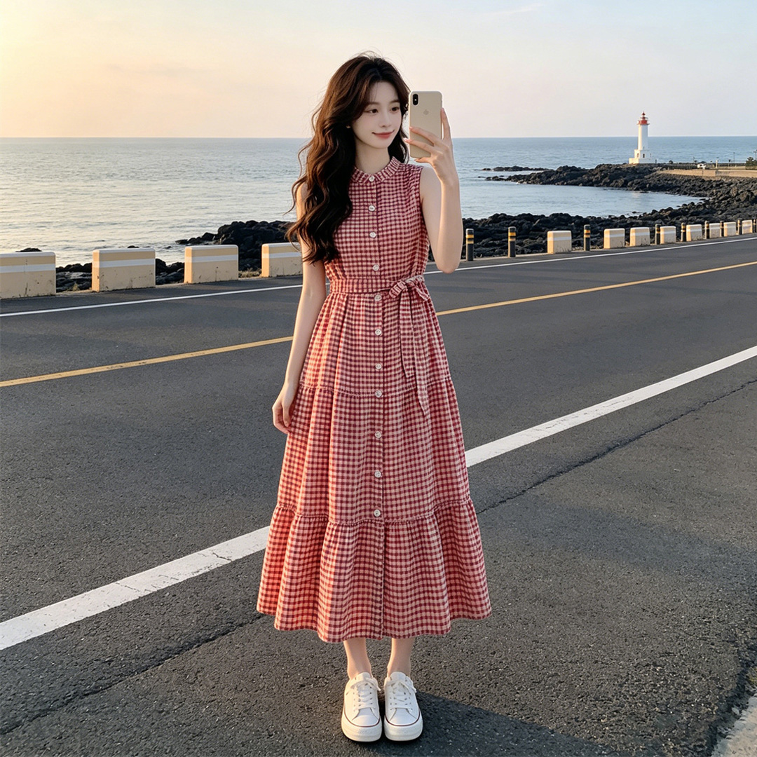 프랑스식 레트로 빨간색 체크무늬 민소매 여성 드레스 여름 2026 새로운 표지 고기 슬림해 보이는 허리 수축 한 마디 롱 스커트