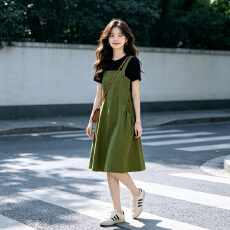 批发新款夏季2026年假两件背带<b class='q'>连衣裙</b>女小个子宽松遮肚子别致独特裙子