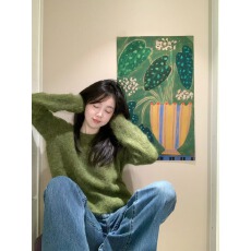 温柔风绿色毛绒圆领长袖毛衣女秋季百搭减龄休闲显瘦上衣