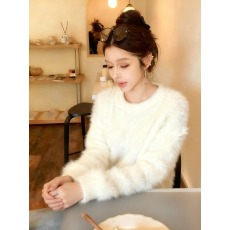 批发韩系白色毛衣女秋冬慵懒风宽松<b class='q'>高级</b>感圆领放貂绒套头软糯针织上衣