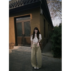 批发2026夏季新款法式温柔风设计蕾丝短款衬衫搭配屁帘休闲裤两件套女