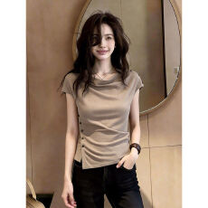 批发夏季别致辣妹不规则修身短款正肩上衣设计感辣妹卡其色短袖t恤<b class='q'>女</b>