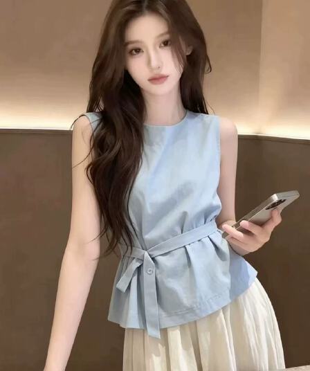 디자인 센스 스트랩 민소매 아마 셔츠 여자 2026 새로운 여름 그레이트 봐라. 프랑스식 사소한 Chic 맨위