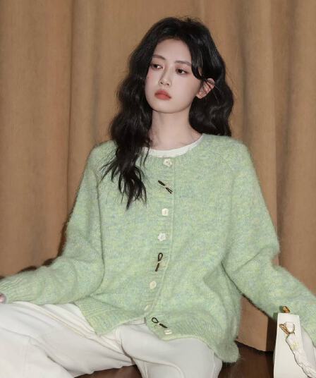 밝은 녹색 라운드 넥 스웨터 여성 코트 봄 가을 2026 새로운 와이드 부드러운 찹쌀 느긋한 니트 오픈 가디건 외부 잡아라. 의류