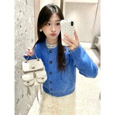 批发秋冬慵懒风蓝色<b class='q'>毛衣</b>开衫女圆领别致时尚单排扣短针织外套