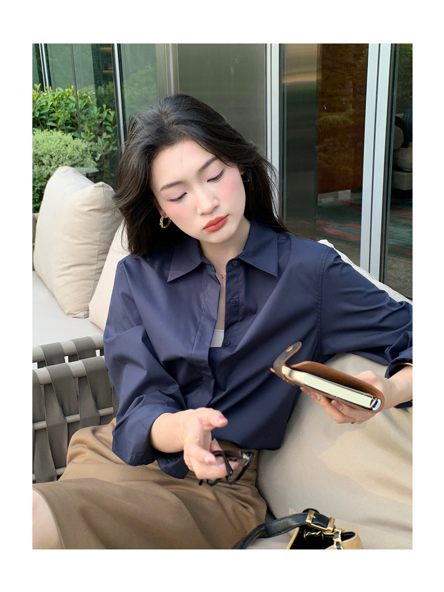 진한 파란색 한 부서 저항 주름 슬림해 보이는 탑 옷깃 다용도 셔츠 사계절 웨어러블 루즈핏 스트레이트 프로필 모양 여성 셔츠