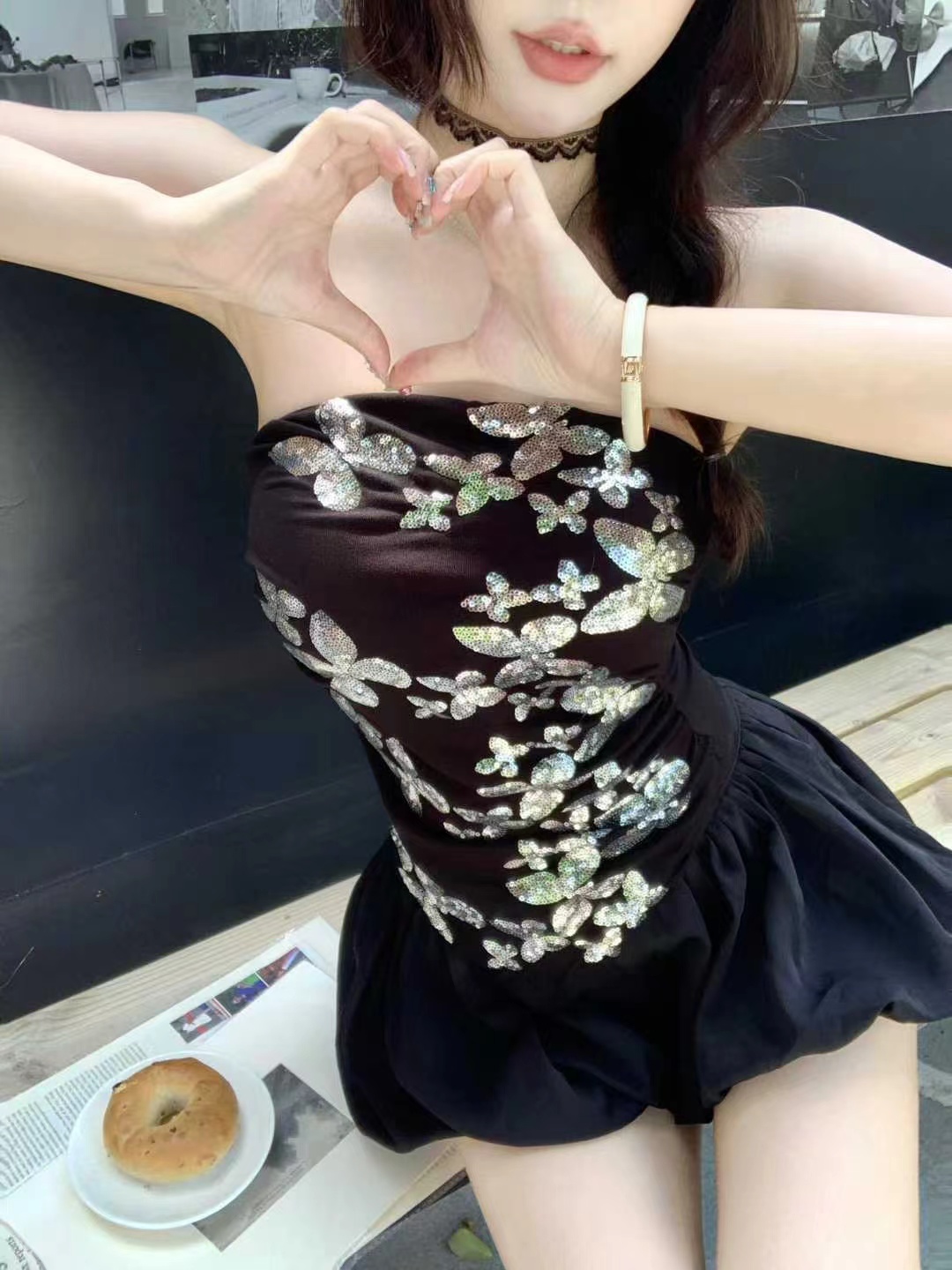 디자인 센스 나비 스팽글 백리스 튜브탑 조끼 여성 여름 몸매 가꾸기 민소매 포장 가슴 핫걸 쇼트 스타일 맨위 외출용