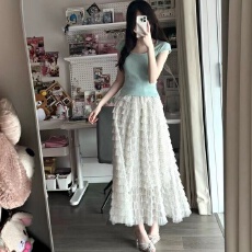批发韩系巨好看穿搭一整套2026新款蓝色上衣女<b class='q'>夏</b>季蕾丝蛋糕裙