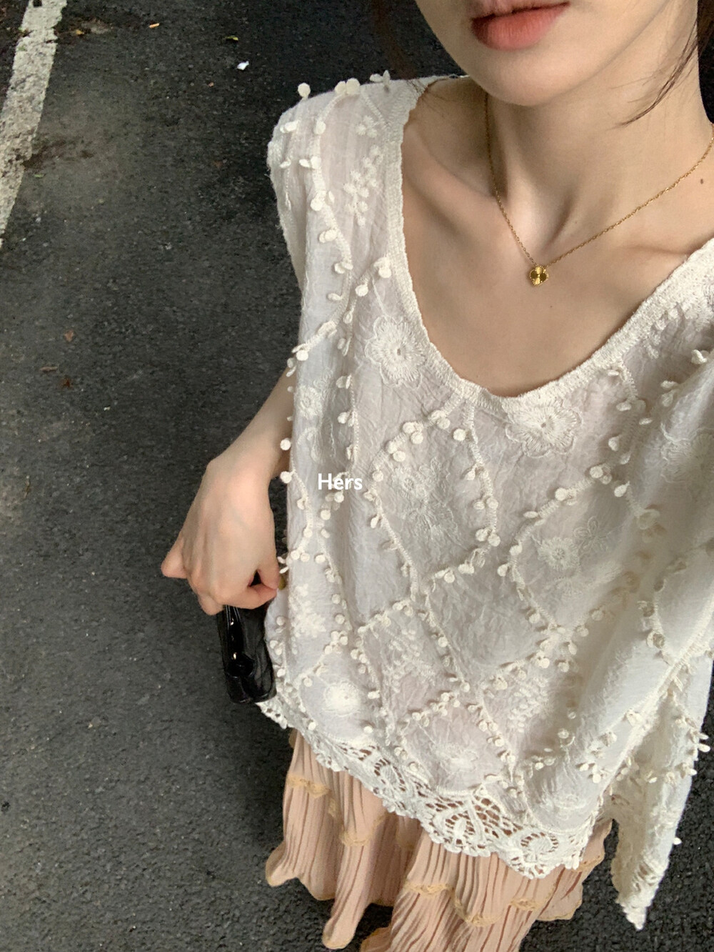 프랑스식 오래된 돈 바람 V넥 홀로우 아웃 셔츠 조끼 여성 여름 외출용 민소매 인형 셔츠 Tulle 레이스 블라우스 맨위