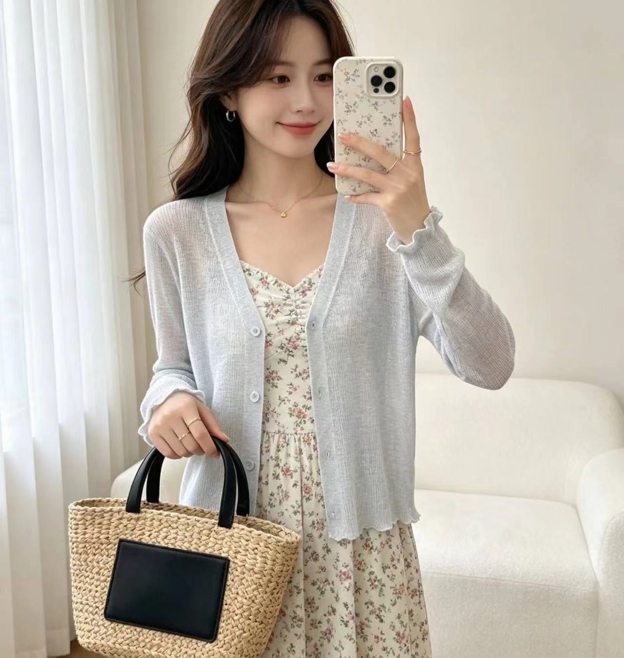 2026 년 여름 새로운 디자인 센스 한 부서 패션 미니멀리즘 V넥 마이크로 ~을 통해 니트 긴 소매 오픈 가디건