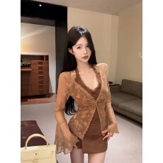 批发复古蕾丝风衫V领扭结假两件喇叭袖修身内搭女新款短上衣