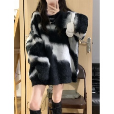 批发<b class='q'>韩版</b>新款上衣春秋季黑白毛衣女秋冬复古慵懒风设计感小众外套
