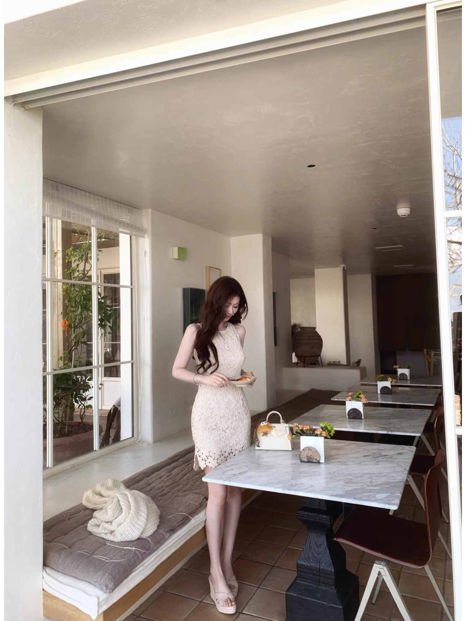 sya 크 사이 작은 웨스트 프랑스식 부드러운 여성 드레스 봄 예복 홀로우 아웃 레이스 민소매 인사이드 가져 가라. 쇼트 스타일 치마 새로운