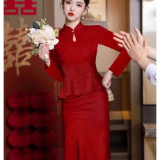 批发端庄大气新中式套装红色订<b class='q'>婚礼</b><b class='q'>服</b>裙结婚新娘<b class='q'>敬酒</b><b class='q'>服</b>长袖两件套旗袍