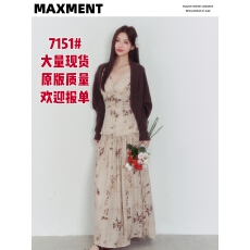 批发MAXMENT法式蝴蝶印花V领碎花<b class='q'>连衣裙</b>+<b class='q'>蝙蝠</b>袖显瘦慵懒羊毛针织外套