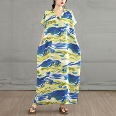 批发实拍 <b class='q'>蝙蝠</b>袖宽松舒适抽象清新印花长袍<b class='q'>连衣裙</b>V领长袍女