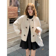 米白色小香风毛绒外套女2025年冬季新款时尚名媛高级感保暖短上衣