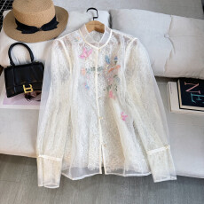 批发高级感新中式蕾丝<b class='q'>打底衫</b>女长袖上衣2026新款钉珠蝴蝶刺绣洋气衬衫