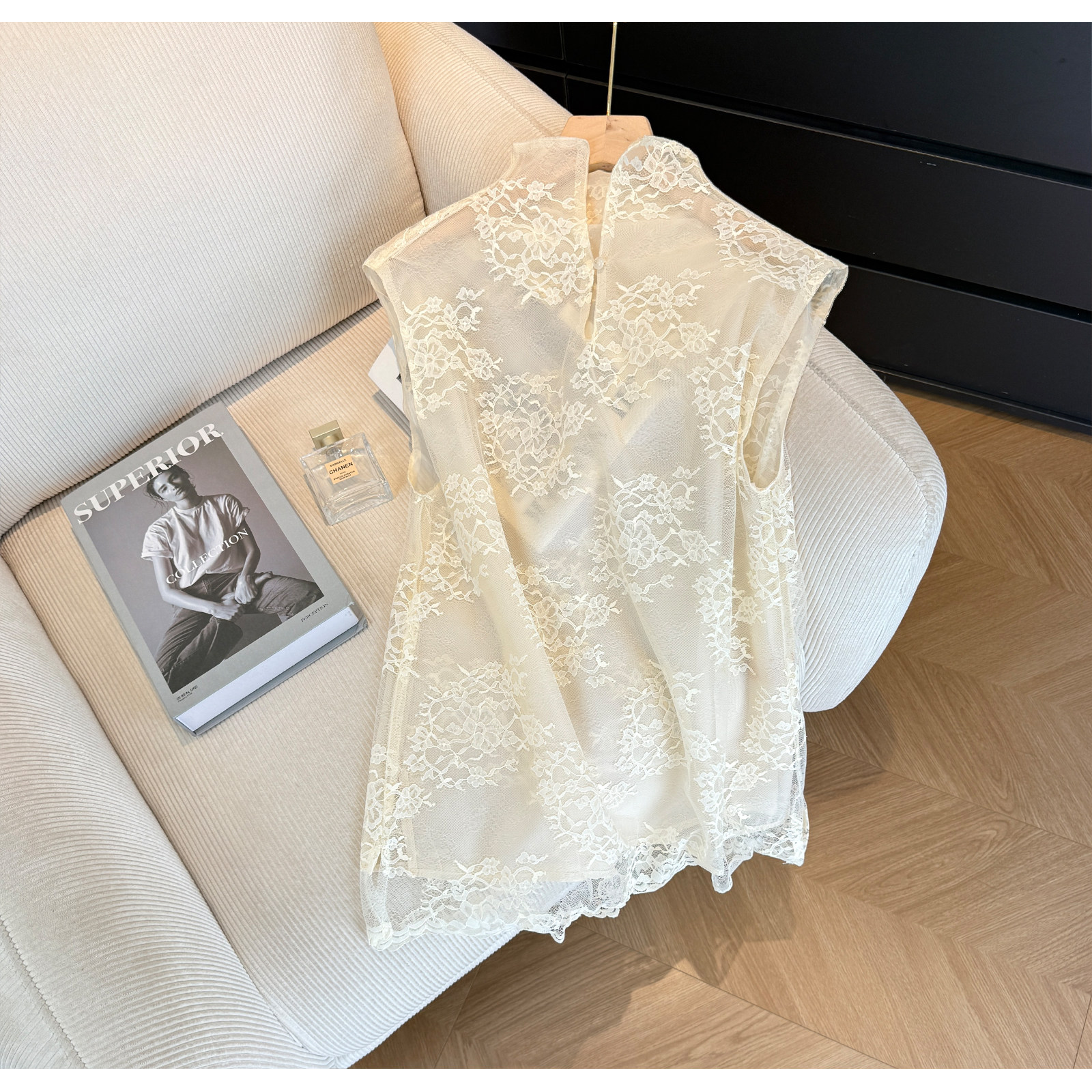 새로운 중식 레이스 자수 민소매 맨위 여성 2026 봄 여름 새로운 스탠드 칼라 품격 빛 럭셔리 우아함 다용도 조끼