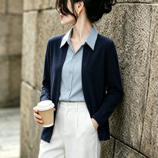 批发假两件针织长袖开衫女拼接条纹衬衫春秋新款<b class='q'>妈妈</b>衬衣时尚洋气上衣