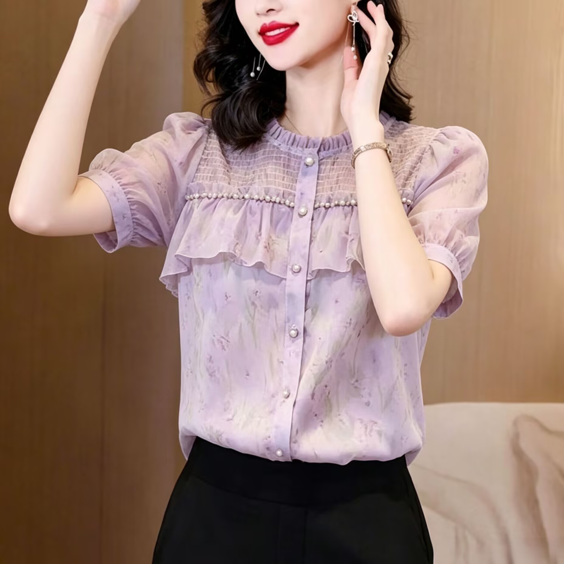 보라색 프릴 셔츠 여성 여름 2026 새로운 고급 센스 외국 가스 연령 감소 루즈핏 무거운 작업 비즈 박기 맨위