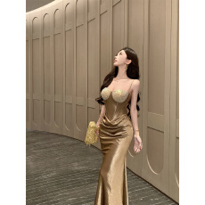 批发设计感亮片拼接气质修身中长款吊带连衣<b class='q'>裙</b>