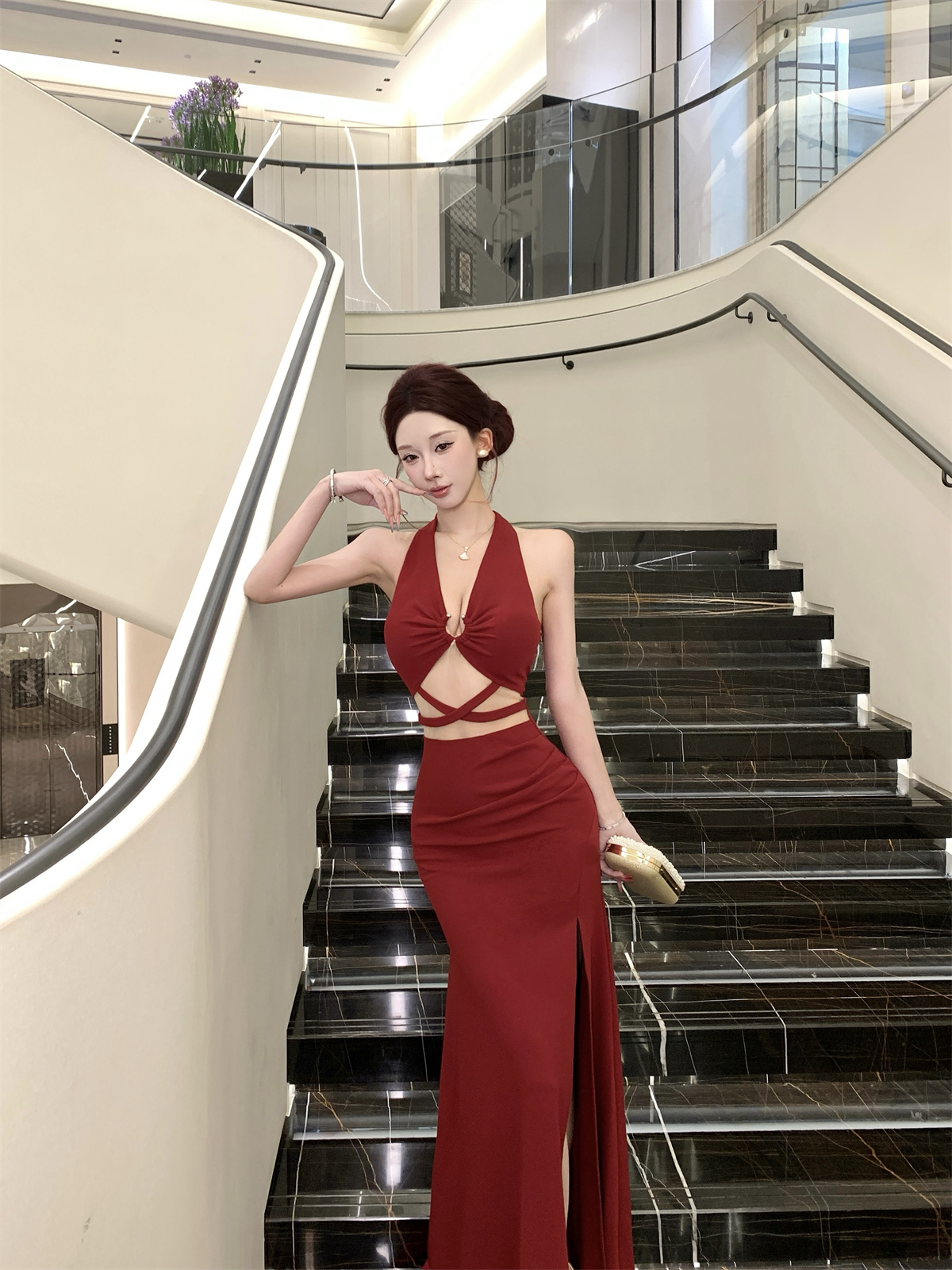 실사 정가 섹시함 드레스 행침 목 홀로우 아웃 몸매 가꾸기 슬림해 보이는 품격 트임 롱 스커트 이브닝 드레스