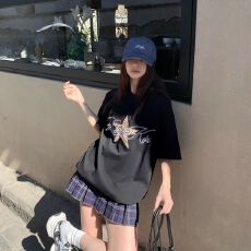 批发豹纹星星白色短袖T恤<b class='q'>女</b>春夏韩系宽松设计感百搭上衣