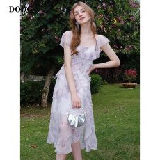 批发2026紫色波浪荷叶边连衣裙<b class='q'>女</b>夏季新款法式小飞袖长款碎花裙子短袖