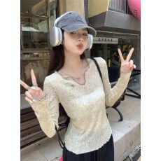 批发设计感V领微透防晒T恤女装夏季小众纽扣薄款修身罩衫上衣